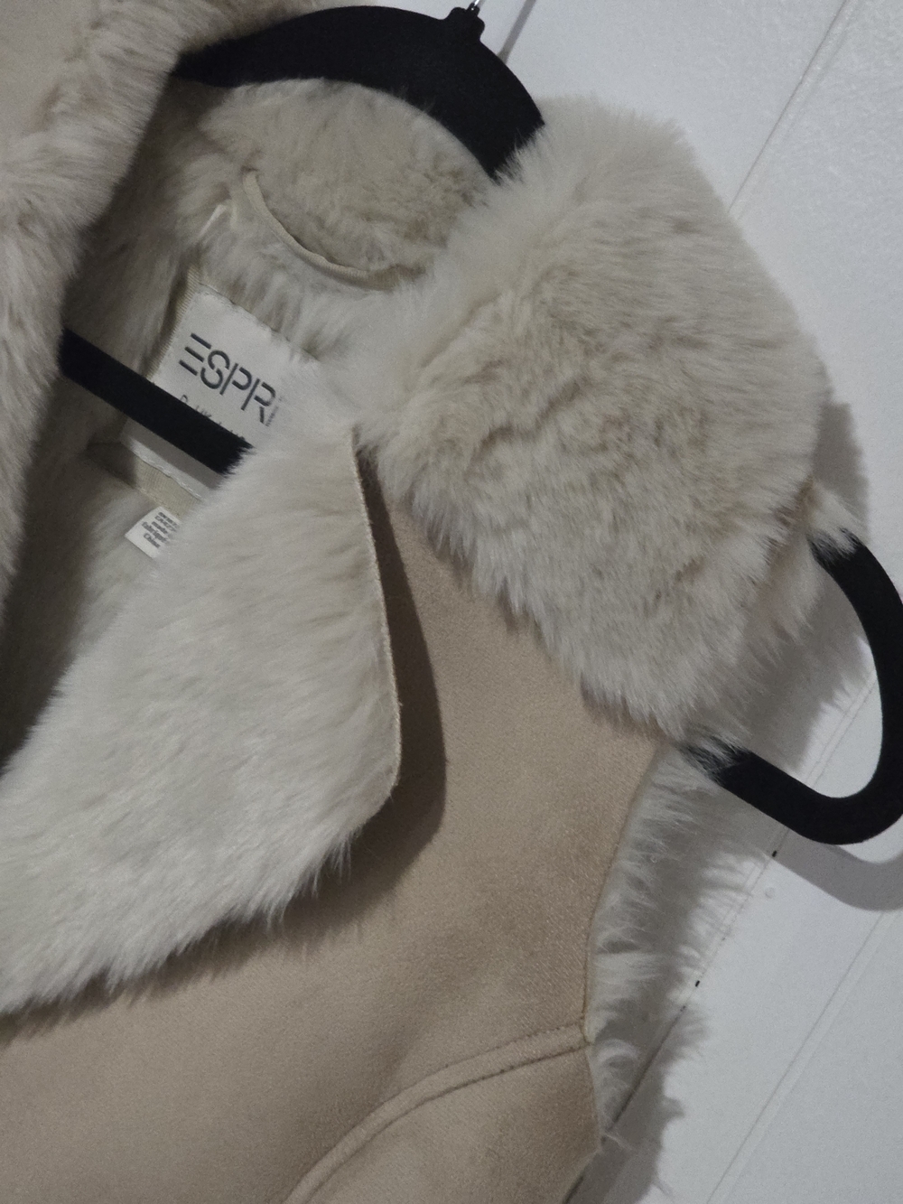 Esprit Beige Faux-Shearling Sleeveless Vest - Picture 4 of 6